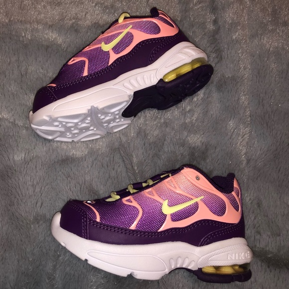 girl air max plus